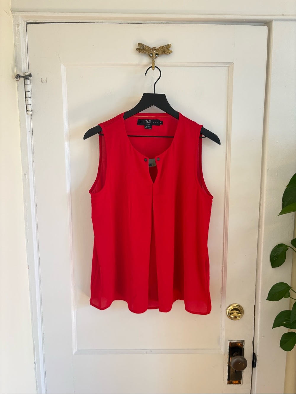 Versace 1969 Flowy Red Sleeveless Chiffon Blouse V-Neck Keyhole Bar Clasp Large
